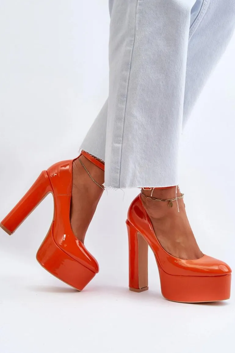 Lakierowane Czółenka Na Masywnej Platformie I Słupku Pomarańczowe Ninames