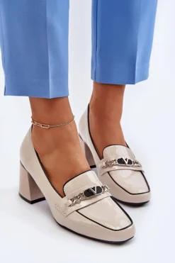 Lakierowane Czółenka Na Niskim Obcasie Z Ozdobą Beżowe Makki