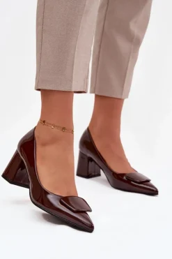 Lakierowane Czółenka Na Słupku Z Ozdobą Czekoladowe Isoline