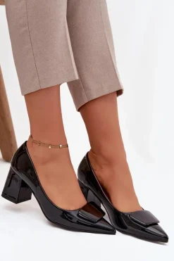 Lakierowane Czółenka Na Słupku Z Ozdobą Czarne Isoline