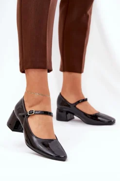 Lakierowane Czółenka Z Paskiem I Sprzączką Czarne Savilae