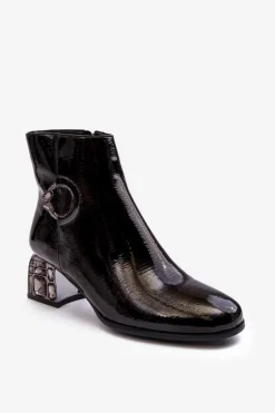 Lakierowane Damskie Botki Na Zdobionym Obcasie D&A MR870-93 Czarne