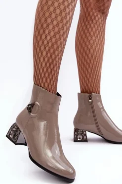 Lakierowane Damskie Botki Na Zdobionym Obcasie D&A MR870-93 Szare