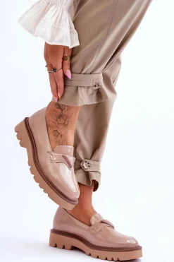 Lakierowane Damskie Mokasyny Na Platformie Z Ozdobą Beżowe Jonett