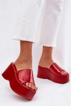 Lakierowane Klapki Damskie Na Platformie I Koturnie Czerwone Nellevia