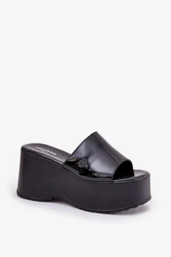Lakierowane Klapki Damskie Na Platformie I Koturnie Czarne Nellevia