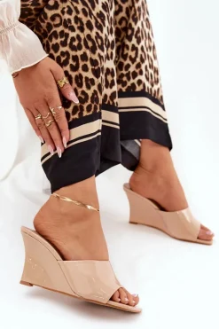 Lakierowane Klapki Damskie Na Koturnie Nude Nelithin