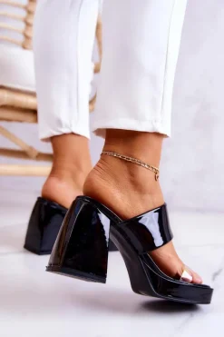 Lakierowane Klapki Na Słupku Czarne Seattle