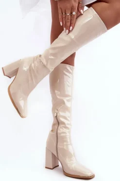 Lakierowane Kozaki Na Słupku Przed Kolano Beżowe Mlokva