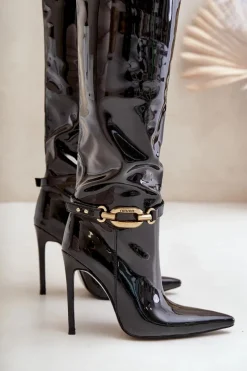 Lakierowane Kozaki Na Szpilce Ze Złotą Ozdobą Czarne Tistaria