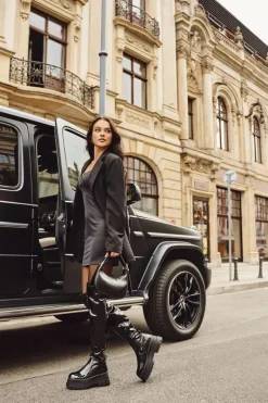 Lakierowane Kozaki Za Kolano Na Masywnej Platformie Czarne Ravela