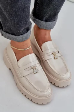 Lakierowane Mokasyny Damskie Z Przypinką Miś Beżowe Wulinea