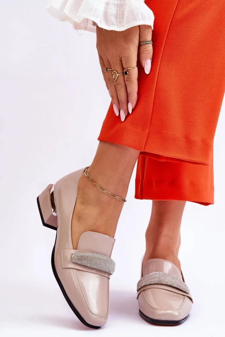 Lakierowane Mokasyny Na Obcasie Z Cyrkoniami Beżowe Lavern