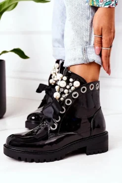 Lakierowane Ocieplane Workery Z Perełkami Czarne Perla