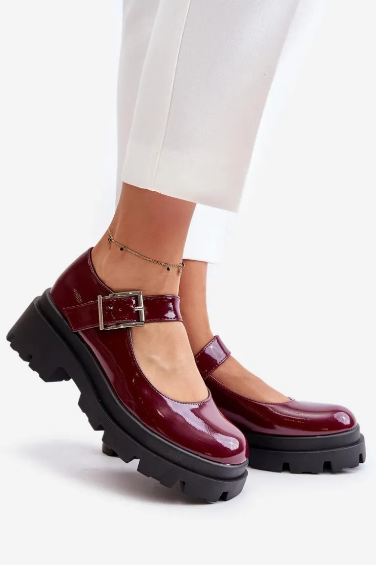 Lakierowane Półbuty Damskie Z Klamrą Bordowe Plikuria