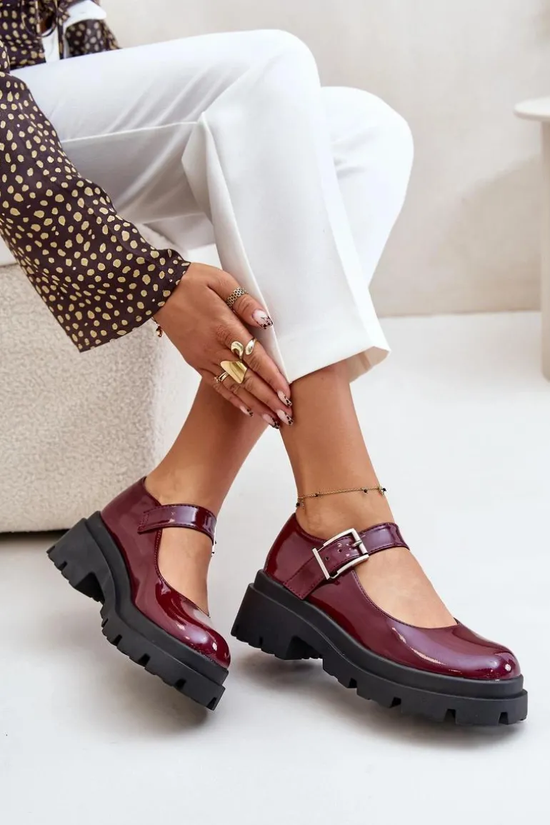 Lakierowane Półbuty Damskie Z Klamrą Bordowe Plikuria