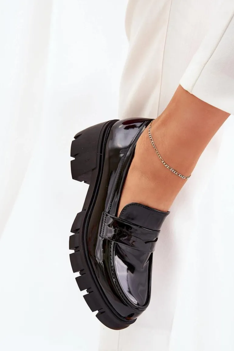 Lakierowane Półbuty Damskie Na Masywnym Obcasie Czarne Felonith