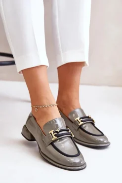 Lakierowane Półbuty Damskie Na Klocku Z Ozdobą Artiker 55C0412 Szare