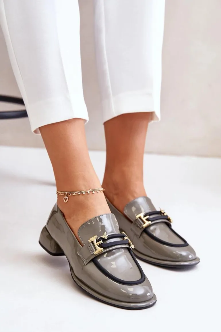 Lakierowane Półbuty Damskie Na Klocku Z Ozdobą Artiker 55C0412 Szare