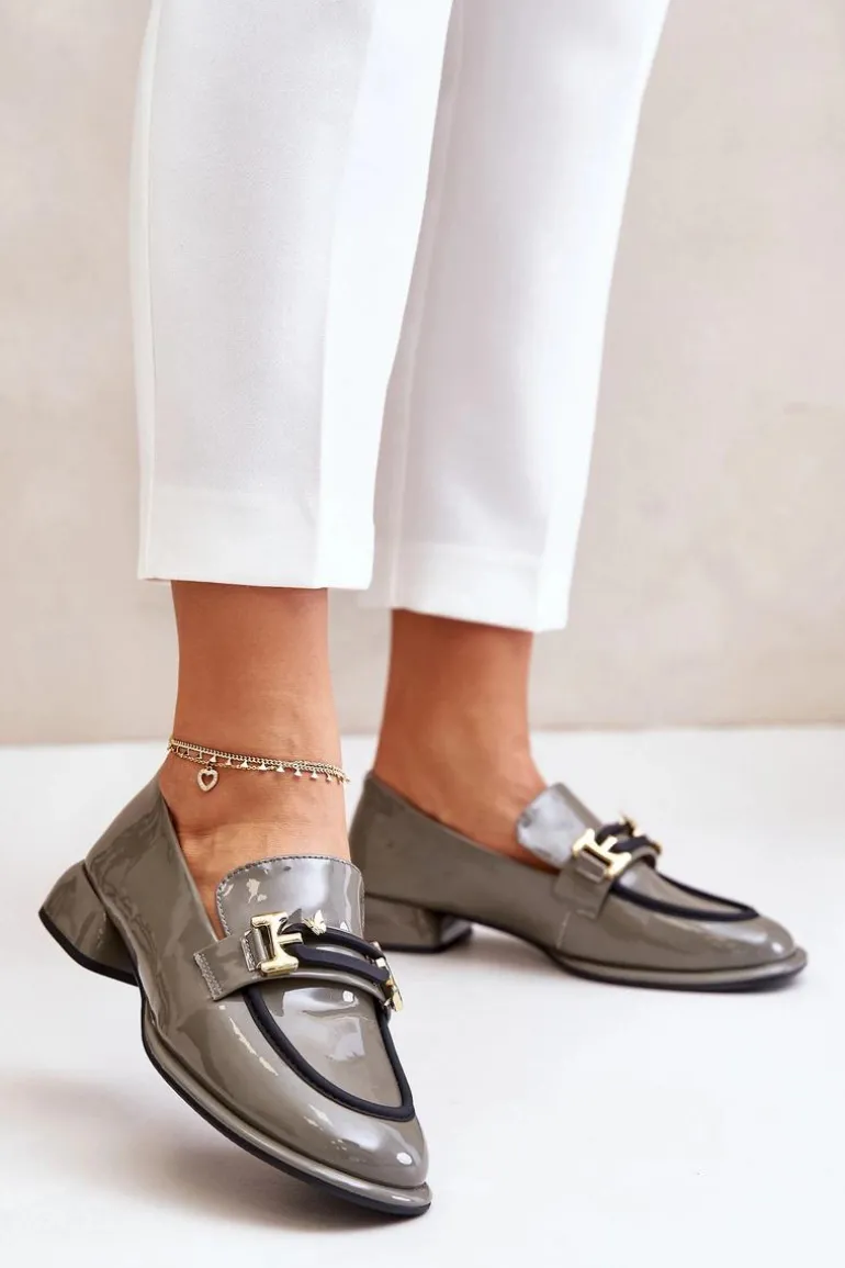 Lakierowane Półbuty Damskie Na Klocku Z Ozdobą Artiker 55C0412 Szare