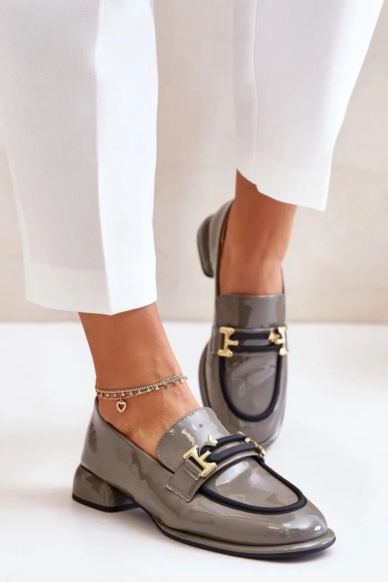 Lakierowane Półbuty Damskie Na Klocku Z Ozdobą Artiker 55C0412 Szare