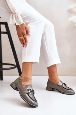 Lakierowane Półbuty Damskie Na Klocku Z Ozdobą Artiker 55C0412 Szare