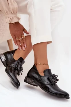 Lakierowane Półbuty Damskie Na Niskim Obcasie Z Kokardą Zazoo 1399 Czarne