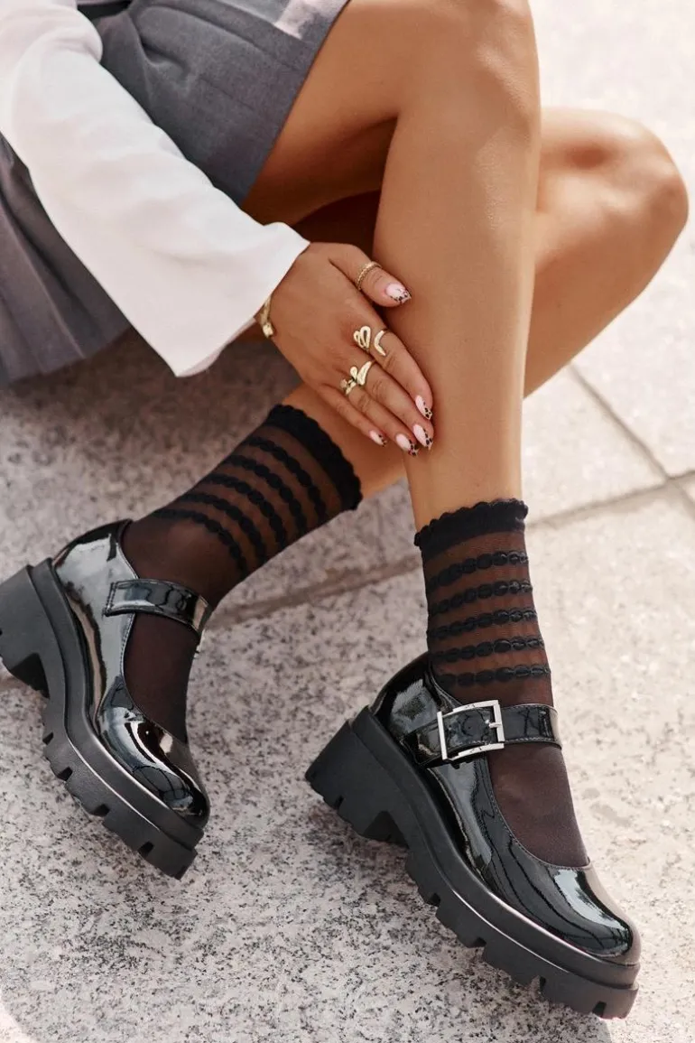 Lakierowane Półbuty Damskie Z Klamrą Czarne Plikuria