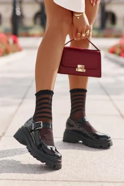 Lakierowane Półbuty Damskie Z Klamrą Czarne Plikuria