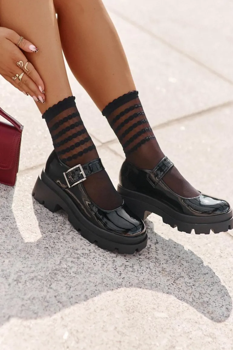 Lakierowane Półbuty Damskie Z Klamrą Czarne Plikuria