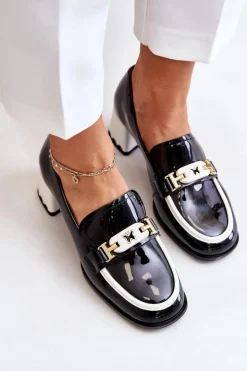 Lakierowane Półbuty Damskie Na Obcasie Z Ozdobą Artiker 55C1002 Czarne