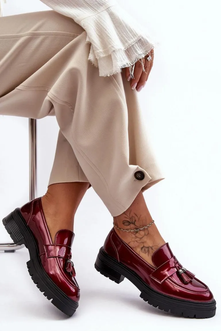 Lakierowane Półbuty Loafersy Z Frędzlami Bordowe Velenase