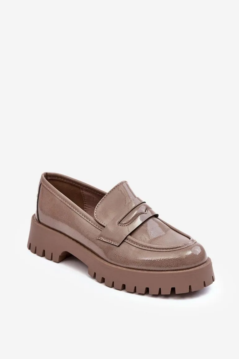 Lakierowane Półbuty Loafersy Na Płaskim Obcasie Beżowe Jannah