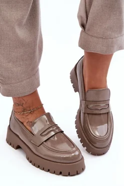 Lakierowane Półbuty Loafersy Na Płaskim Obcasie Beżowe Jannah