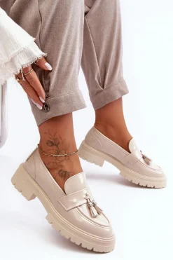 Lakierowane Półbuty Loafersy Z Frędzlami Jasnobeżowe Velenase