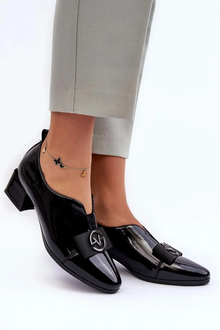 Lakierowane Półbuty Na Obcasie Z Ozdobą Czarne Elosa