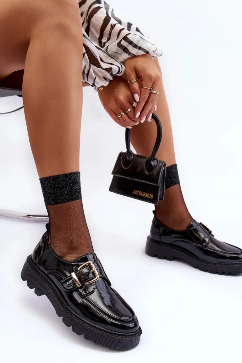 Lakierowane Półbuty Na Płaskim Obcasie Z Klamrą Czarne Meara