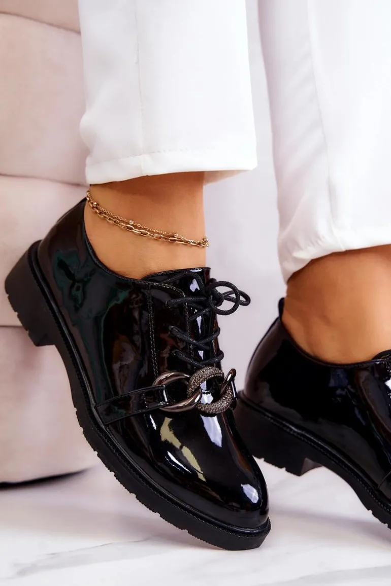 Lakierowane Półbuty Wiązane Z Ozdobą Czarne Larosa