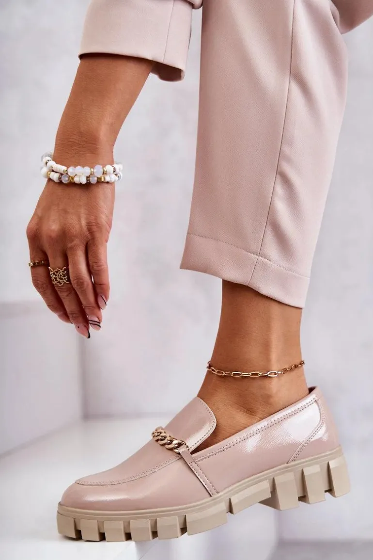 Lakierowane Półbuty Z Łańcuszkiem Beżowe Anne