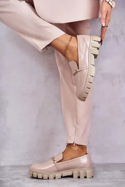 Lakierowane Półbuty Z Łańcuszkiem Beżowe Anne