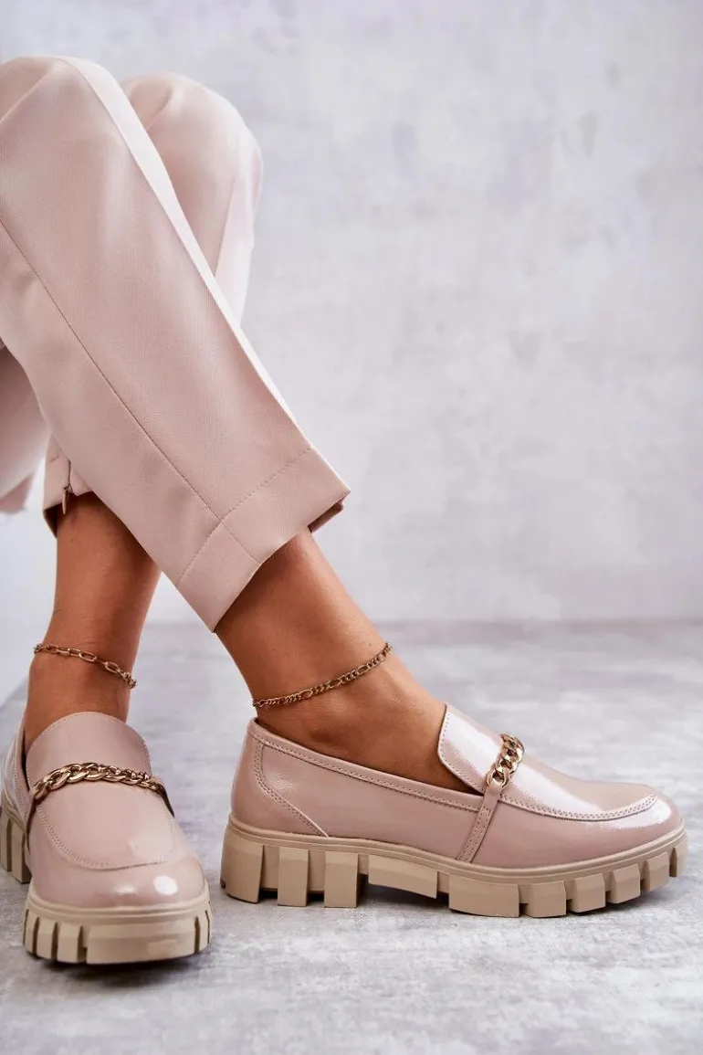 Lakierowane Półbuty Z Łańcuszkiem Beżowe Anne