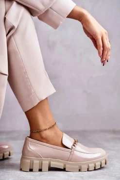 Lakierowane Półbuty Z Łańcuszkiem Beżowe Anne