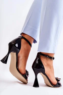 Lakierowane Sandałki Na Obcasie Z Kryształkami Czarne Destiney