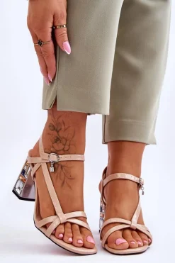 Lakierowane Sandałki Na Ozdobnym Słupku D&A CR-232 Beżowe