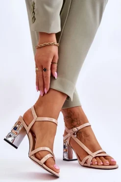 Lakierowane Sandałki Na Ozdobnym Słupku D&A CR-232 Beżowe