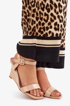 Lakierowane Sandały Damskie Na Koturnie Nude Vliraya