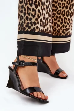 Lakierowane Sandały Damskie Na Koturnie Czarne Vliraya