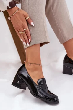 Lakierowane Skórzane Półbuty Damskie Na Obcasie Vinceza 18105 Czarne