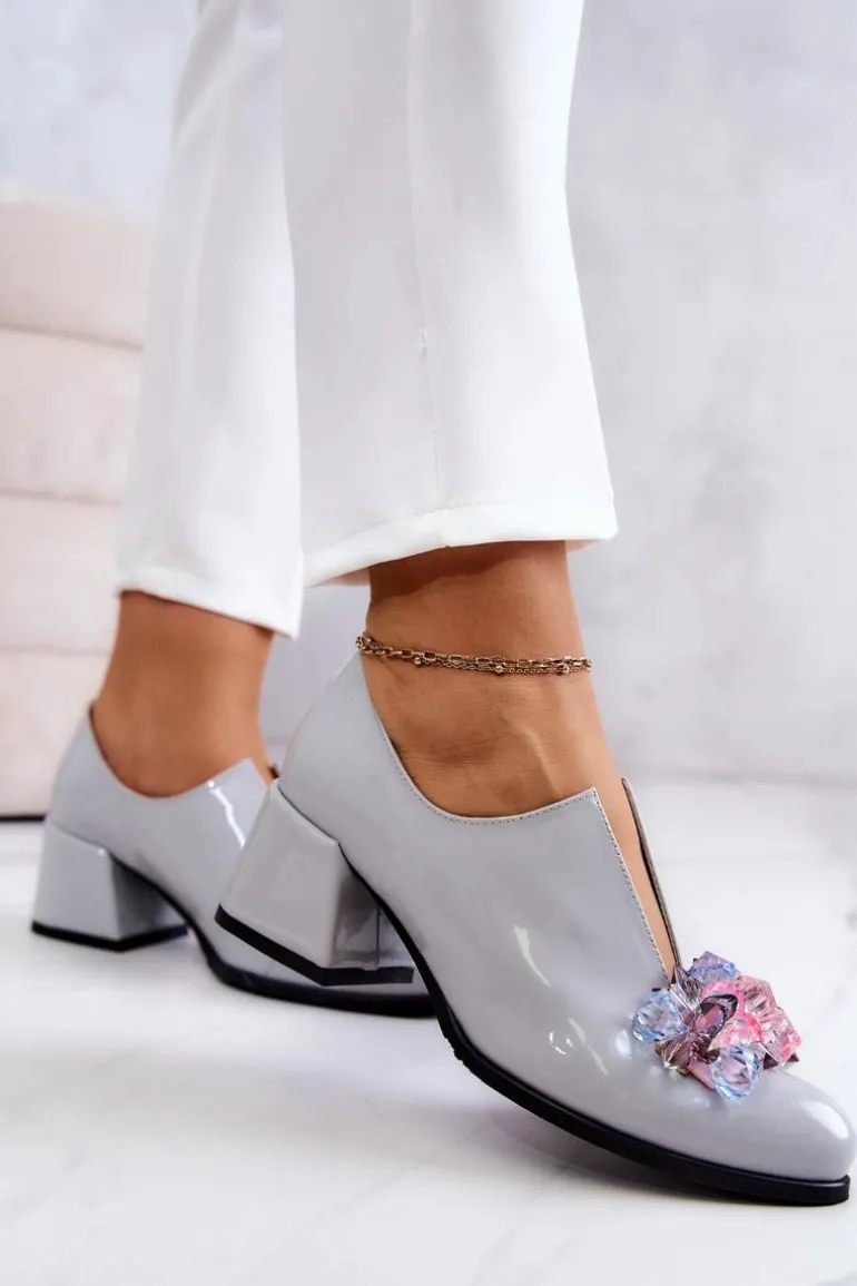 Lakierowane Skórzane Półbuty Gładkie Z Ozdobą Szare Delaver