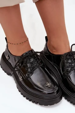 Lakierowane Skórzane Półbuty Damskie Z Przypinkami Artiker 57C0333 Czarne